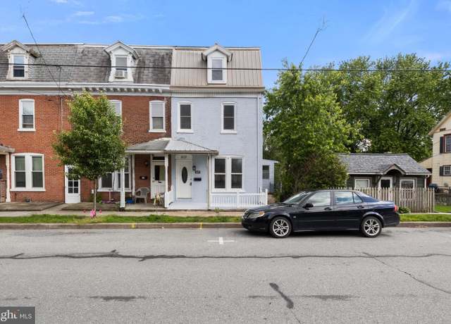 Property at 517 W Market St, Marietta, PA 17547, 4 beds, 1.5 baths