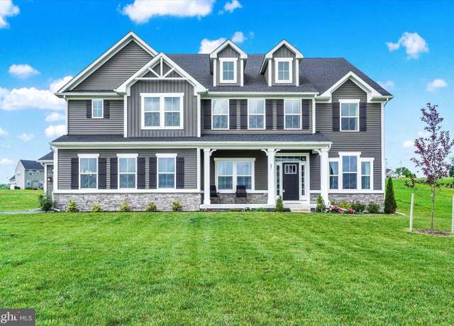 Property at 21 Winifred Dr, Hanover, PA 17331, 6 beds, 5.5 baths
