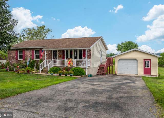 Property at 4451 Pine Hill Rd, Dover, PA 17315, 3 beds, 1.5 baths