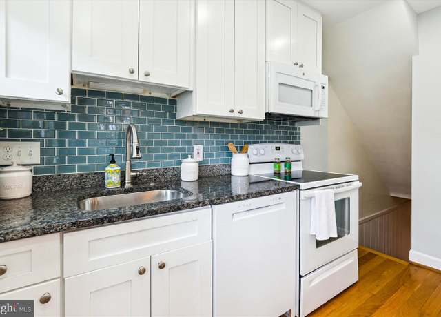 Property at 2933 S Columbus St, Arlington, VA 22206, 2 beds, 2 baths