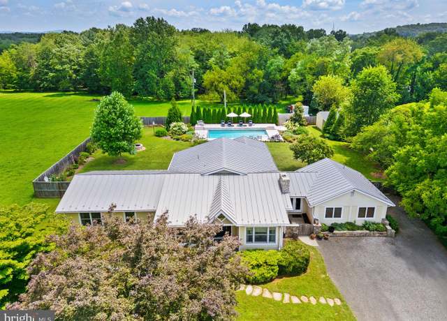 Property at 2749 Crenshaw Rd, Marshall, VA 20115, 3 beds, 4 baths