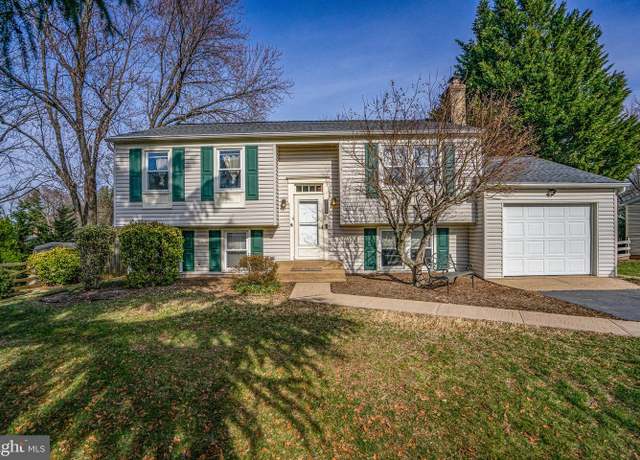 Property at 2618 Bastian Ln, Herndon, VA 20171, 4 beds, 2 baths