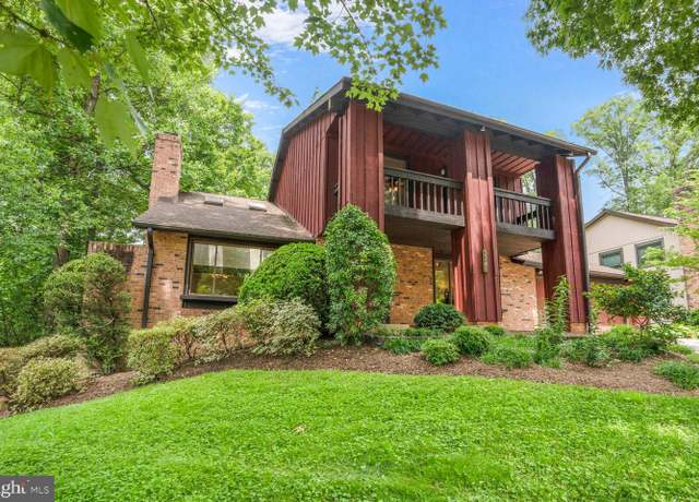 Property at 5341 Black Oak Dr, Fairfax, VA 22032, 4 beds, 2.5 baths