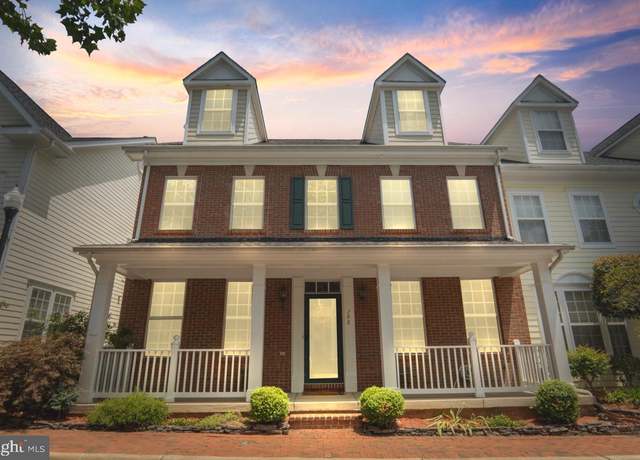 Property at 788 Monument Ave, Woodbridge, VA 22191, 4 beds, 3.5 baths