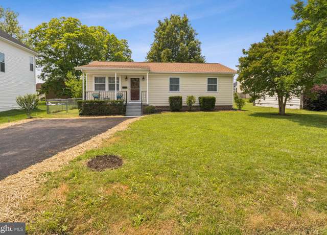 Property at 108 Stratford Ave, Fredericksburg, VA 22408, 3 beds, 1.5 baths