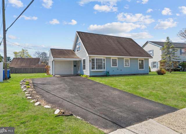 Property at 5 Bendix Ln, Willingboro, NJ 08046, 4 beds, 2 baths