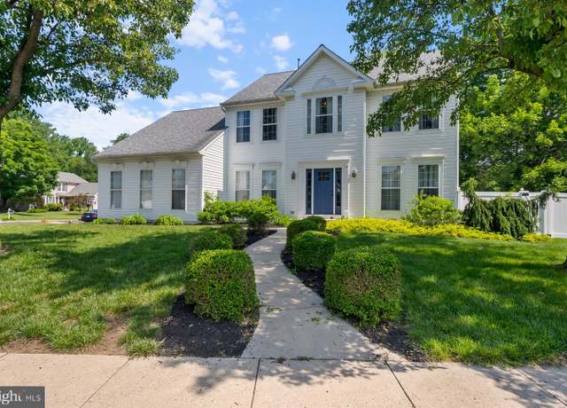 Property at 4 Waverly Dr, Lumberton, NJ 08048, 4 beds, 2.5 baths