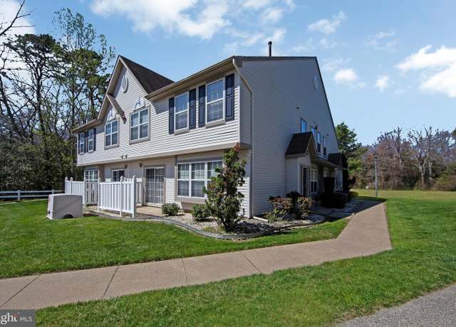 Property at 803 Tanglewood Dr, Sicklerville, NJ 08081, 3 beds, 2.5 baths