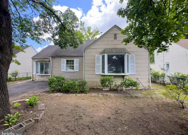 Property at 1228 Pacific Ave, Bristol, PA 19007, 2 beds, 1 bath