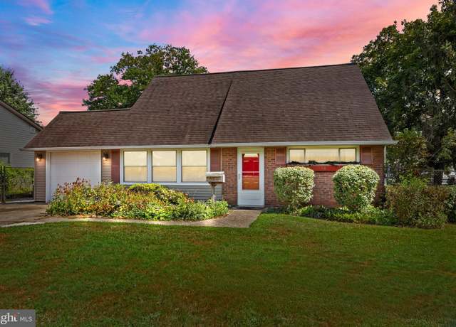 Property at 16 Vividleaf Ln, Levittown, PA 19054, 3 beds, 2.5 baths
