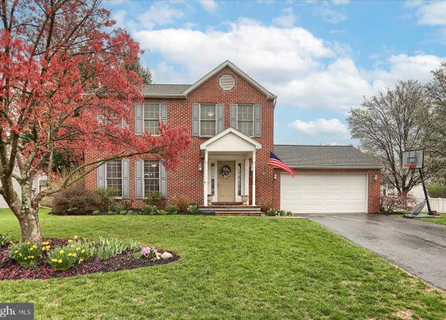 Property at 19 Monarch Ln, Mechanicsburg, PA 17050, 3 beds, 2.5 baths