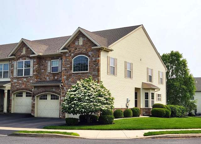 Property at 447 Nursery Dr N, Mechanicsburg, PA 17055, 3 beds, 2.5 baths