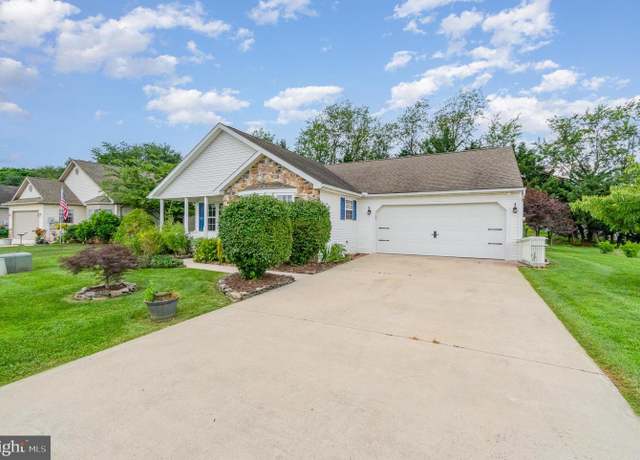 Property at 38 Lantern Ln, Shippensburg, PA 17257, 2 beds, 2 baths