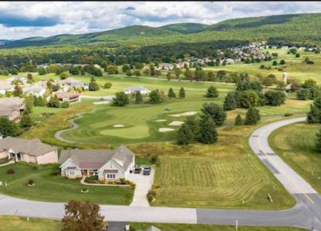 Property at 7205 Fairway Dr S, Fayetteville, PA 17222