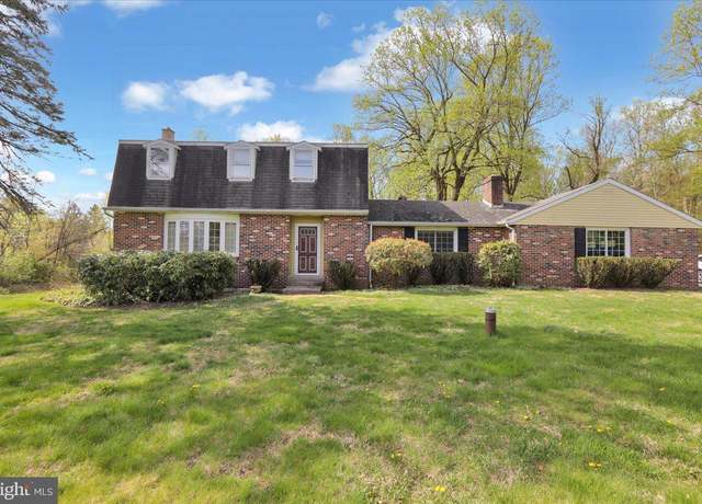 Property at 6528 Crown Ln, Zionsville, PA 18092, 3 beds, 2.5 baths