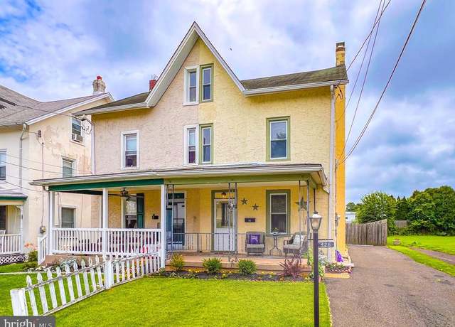 Property at 426 Maple St, Jenkintown, PA 19046, 3 beds, 1 bath