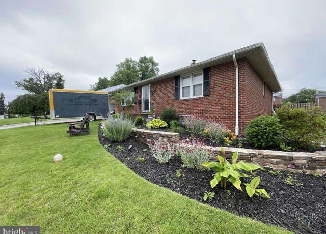 Property at 914 New Hope St, Norristown, PA 19401, 3 beds, 1.5 baths