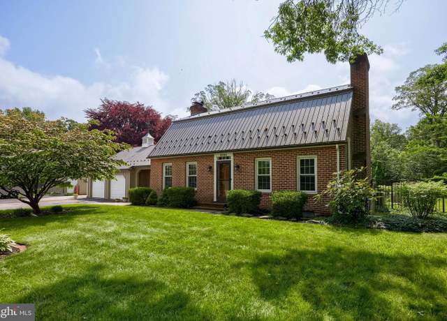 Property at 2585 Midpine Dr, York, PA 17404, 5 beds, 3 baths