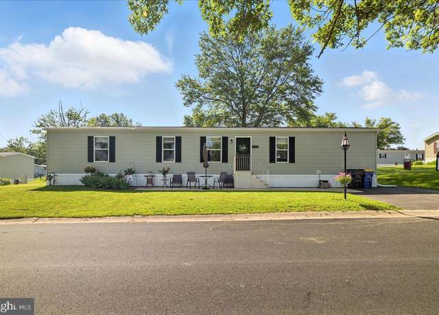 Property at 150 Pawnee Ave, Dover, PA 17315, 3 beds, 2 baths