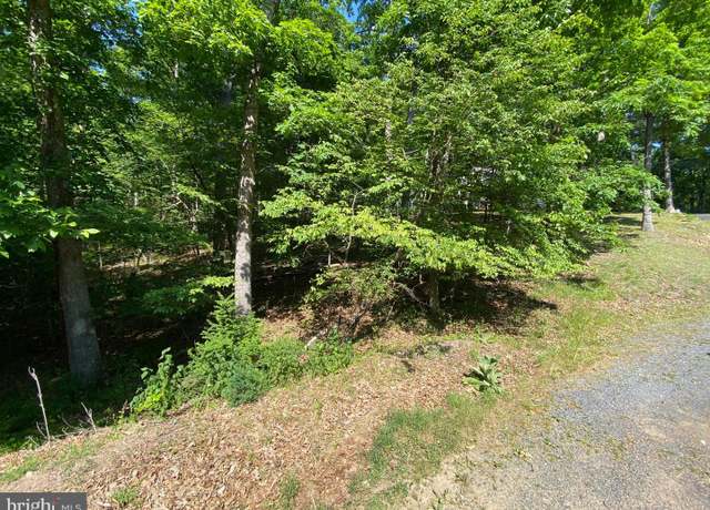 Property at 1114 Lakeview Dr, Cross Junction, VA 22625