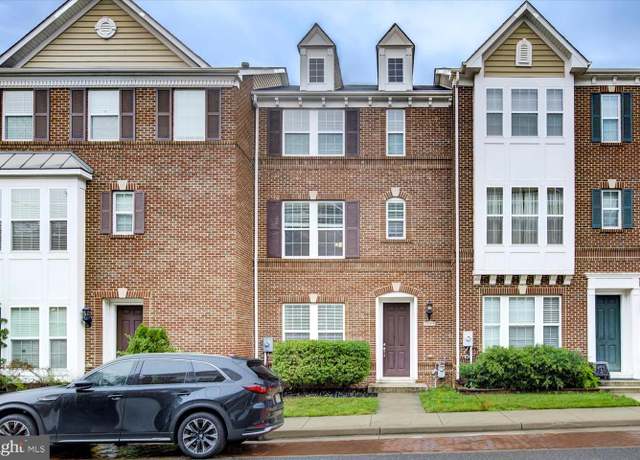 Property at 2046 Blunt Ln, Alexandria, VA 22303, 3 beds, 3.5 baths
