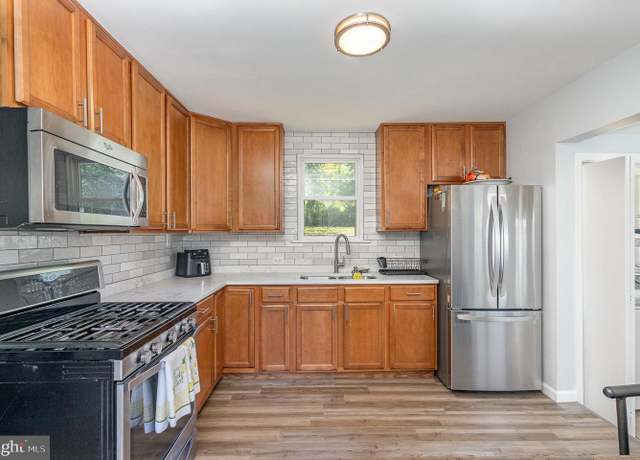 Property at 17495 Tripoli Blvd, Dumfries, VA 22026, 4 beds, 2 baths