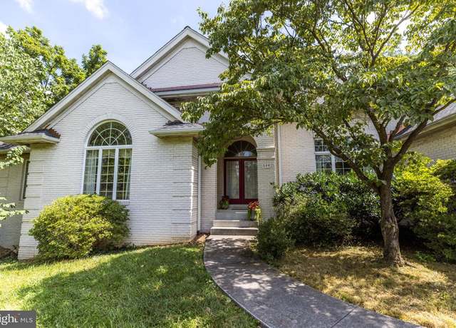 Property at 644 Seldon Dr, Winchester, VA 22601, 5 beds, 4 baths