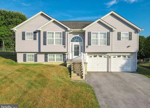 Property at 386 Pacific Blvd, Hedgesville, WV 25427, 3 beds, 2 baths