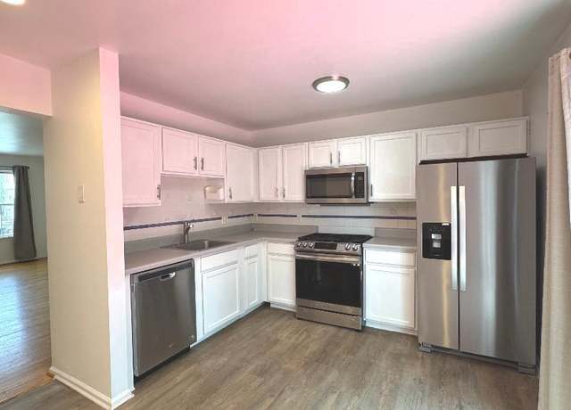 Property at 113 Richards Ln, Newark, DE 19711, 3 beds, 2.5 baths