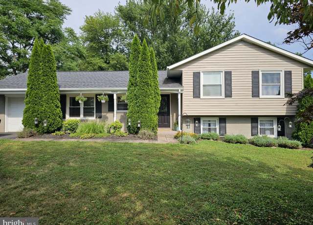 Property at 9204 Oak Tree Cir, Frederick, MD 21701, 4 beds, 2.5 baths