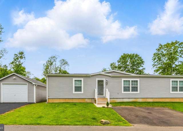 Property at 20 Golfview Dr, Quakertown, PA 18951, 3 beds, 2 baths