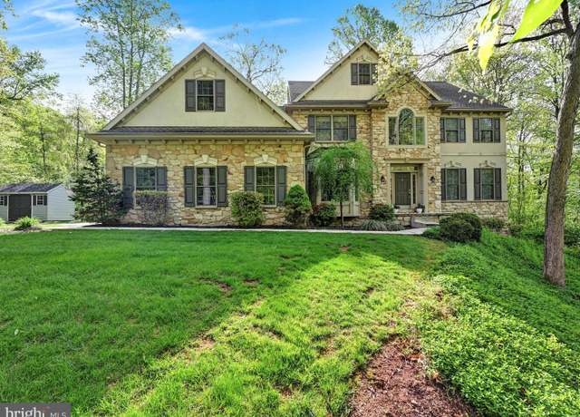 Property at 2 Chickadee Cir, Palmyra, PA 17078, 4 beds, 3.5 baths