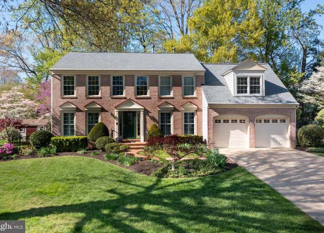 Property at 9310 Hallston Ct, Fairfax Station, VA 22039, 5 beds, 4 baths