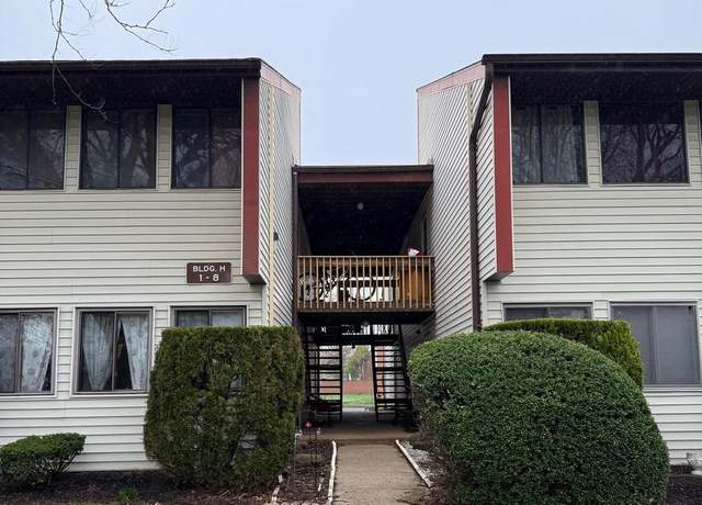 Property at H3 Avon Dr, Hightstown, NJ 08520, 2 beds, 1.5 baths