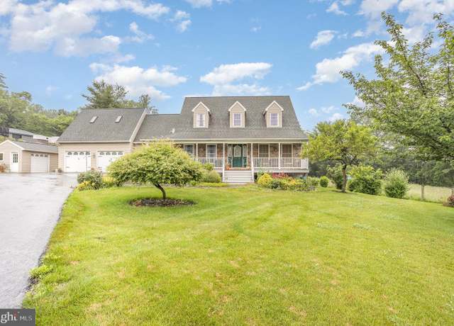 Property at 4229 Roundtop Rd, Elizabethtown, PA 17022, 4 beds, 3.5 baths