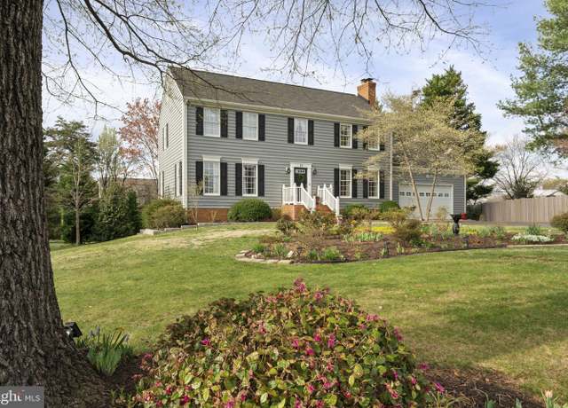 Property at 23 Steeplechase Rd, Fredericksburg, VA 22405, 4 beds, 2.5 baths