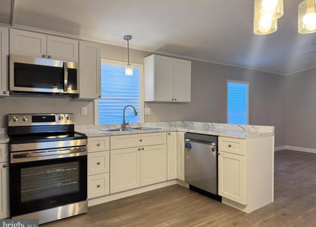 Property at 700 Gregwood Ct, Baltimore, MD 21222, 3 beds, 2 baths