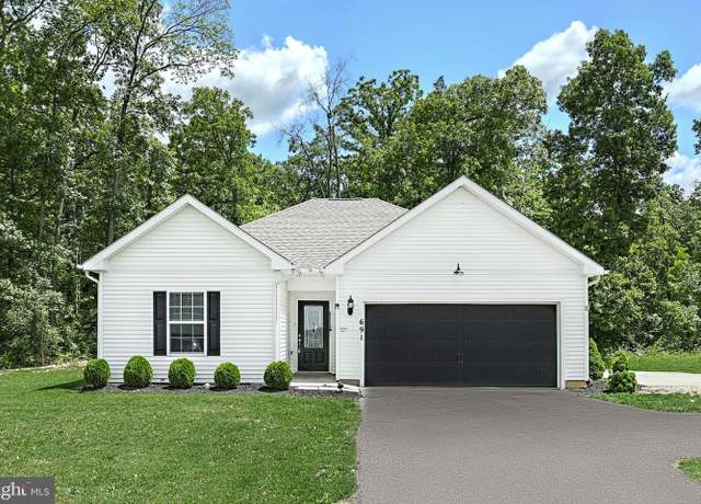 Property at 691 Ledger Dr, Hanover, PA 17331, 3 beds, 2 baths