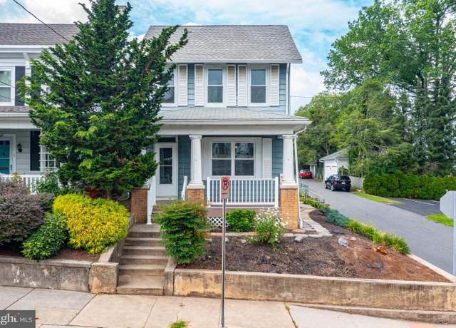 Property at 21 W Summit St, Mohnton, PA 19540, 3 beds, 1.5 baths