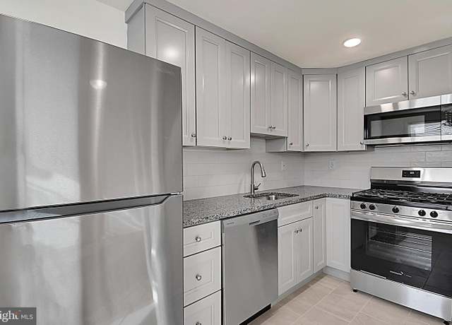 Property at 1306 Edgehill Rd, Darby, PA 19023, 3 beds, 1 bath