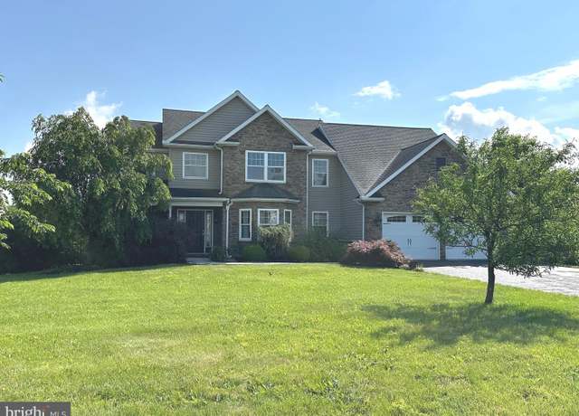 Property at 455 Eugene Dr, Chambersburg, PA 17202, 4 beds, 3 baths