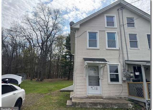 Property at 428 Thomas St, Alburtis, PA 18011, 2 beds, 1 bath