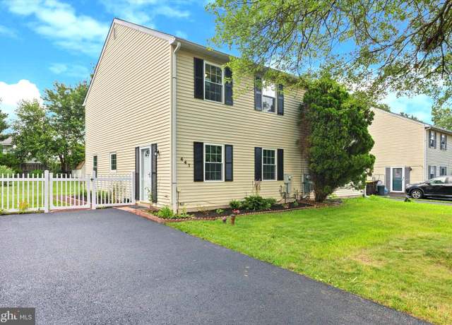 Property at 447 Indian Crest Dr, Harleysville, PA 19438, 3 beds, 1.5 baths