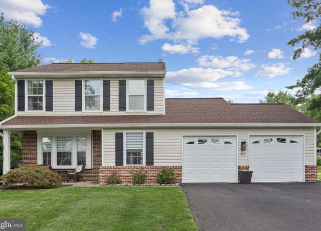Property at 112 Bedford Ln, Lansdale, PA 19446, 3 beds, 2 baths