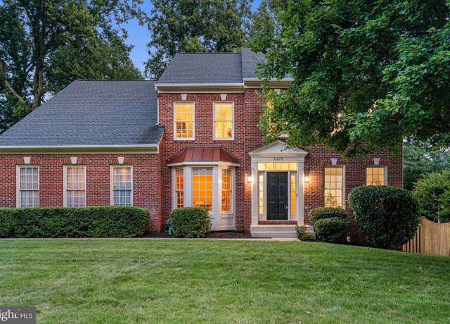 Property at 5271 Tractor Ln, Fairfax, VA 22030, 5 beds, 4.5 baths