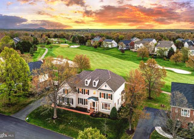 Property at 18370 Kingsmill St, Leesburg, VA 20176, 4 beds, 4.5 baths