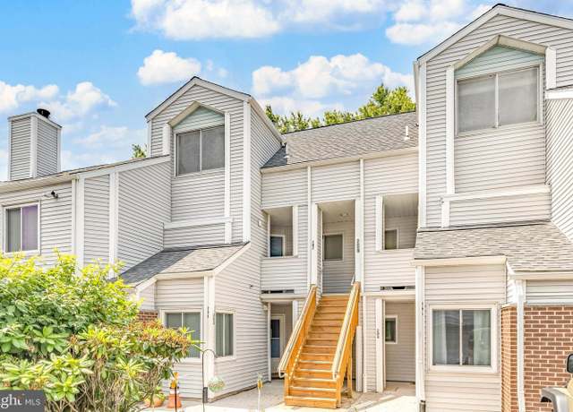 Property at 207 Michelle Ct, Newark, DE 19711, 3 beds, 2.5 baths