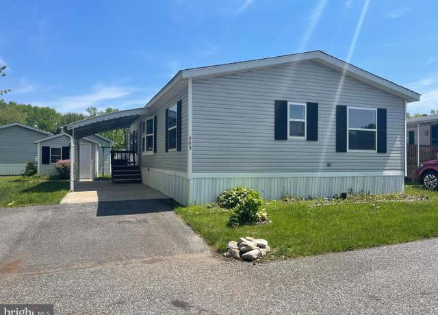 Property at 609 Tee Jay Ln, Dundalk, MD 21222, 3 beds, 2 baths