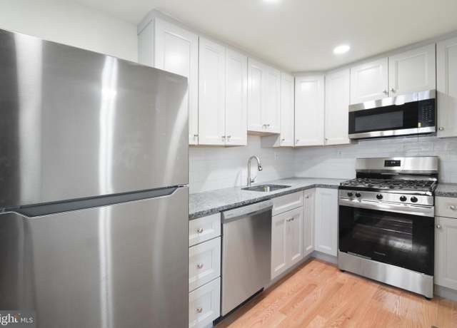 Property at 1237 Edgehill Rd, Darby, PA 19023, 3 beds, 1 bath