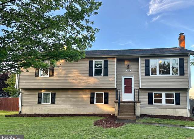 Property at 10758 Blake Ln, Bealeton, VA 22712, 4 beds, 3 baths